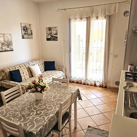 Апартаменты Fede House Olbiamare *